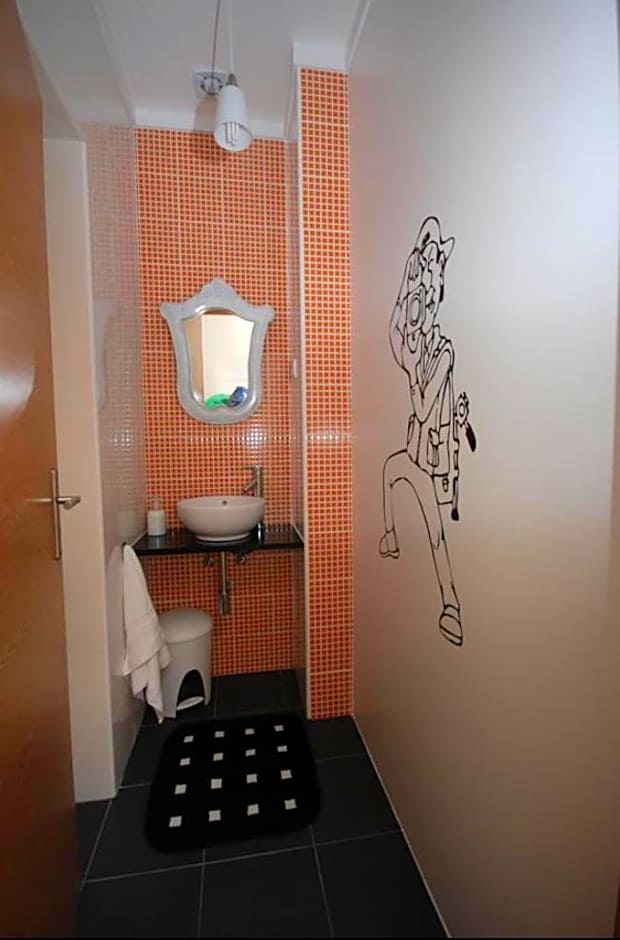 Green Wave Hostel
