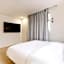 From H Dongbaek Hotel by Kwon Geoje Gohyeon