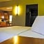 La Huerta Inn & Suites