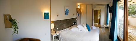Deluxe Double Room with Terrace and Private Hot Tub with view Gorge de l'Ardeche