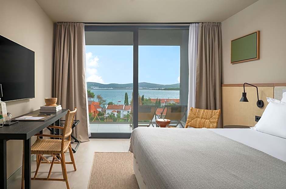 Molum Hotel & Residences