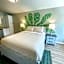 Wildlife Watcher's Lodge