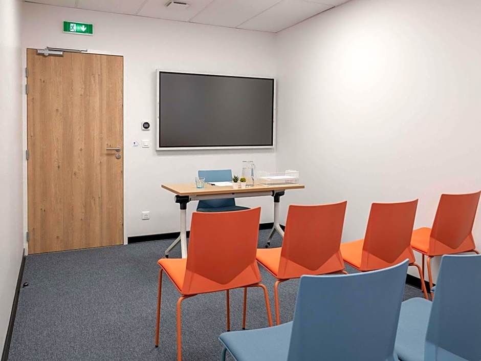 ibis Lyon Caluire Cite Internationale