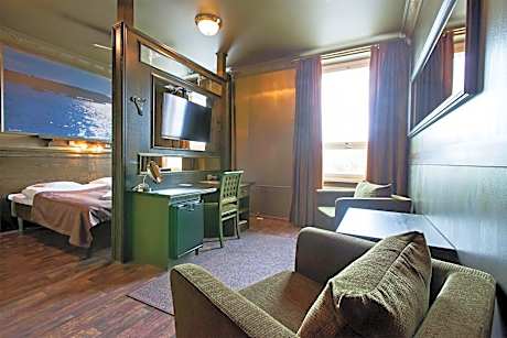 King Room with Spa Bath