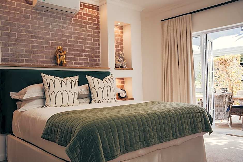 Les Chambres Guest House