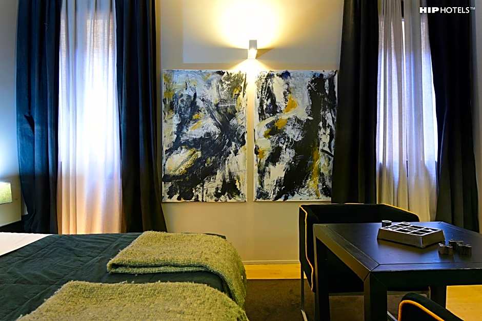 Charming House DD724