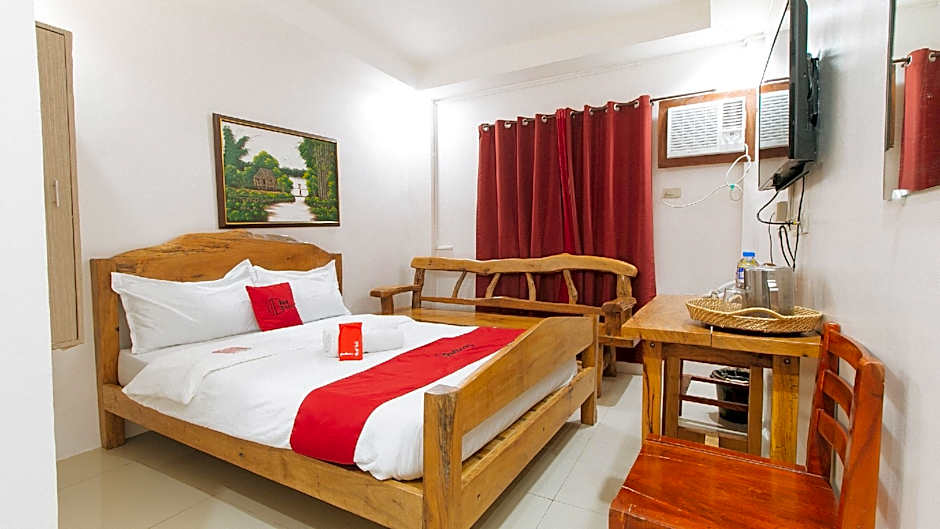 RedDoorz Plus @ Jollydays Hotel Nueva Ecija