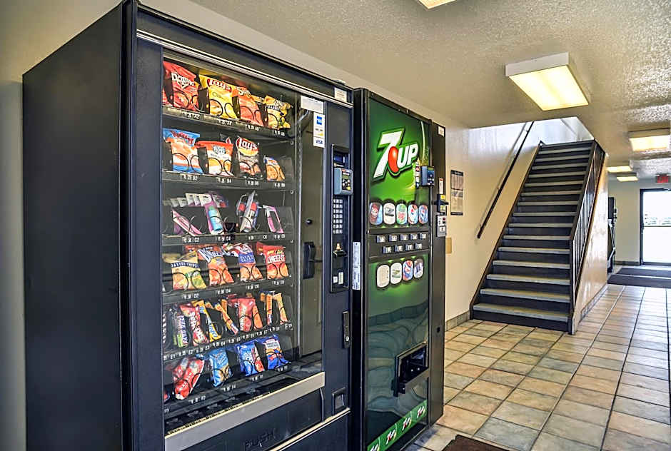 Motel 6-Saint Joseph, MO