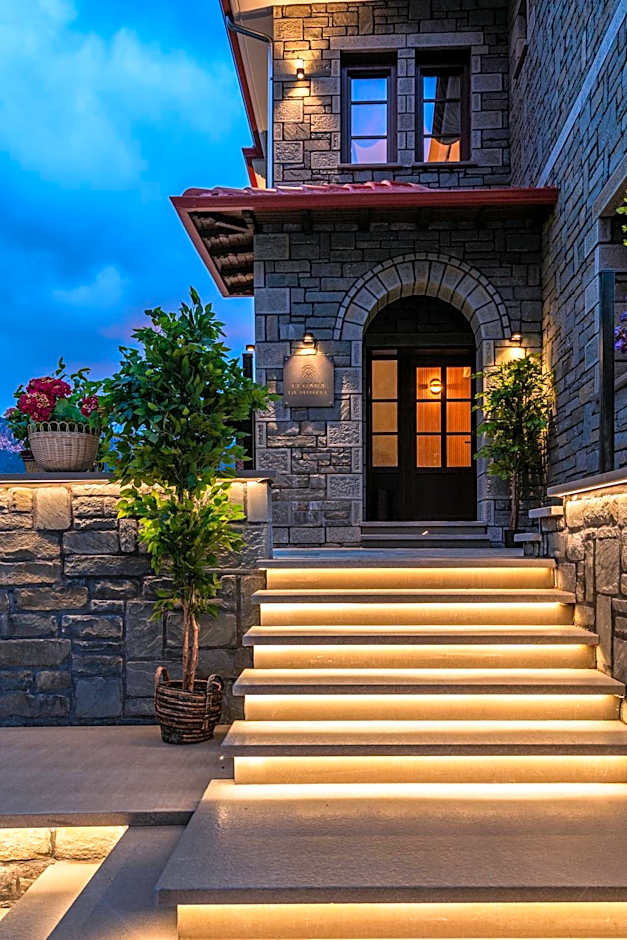 FLOARA DI MUNTE Forest Luxury Suites