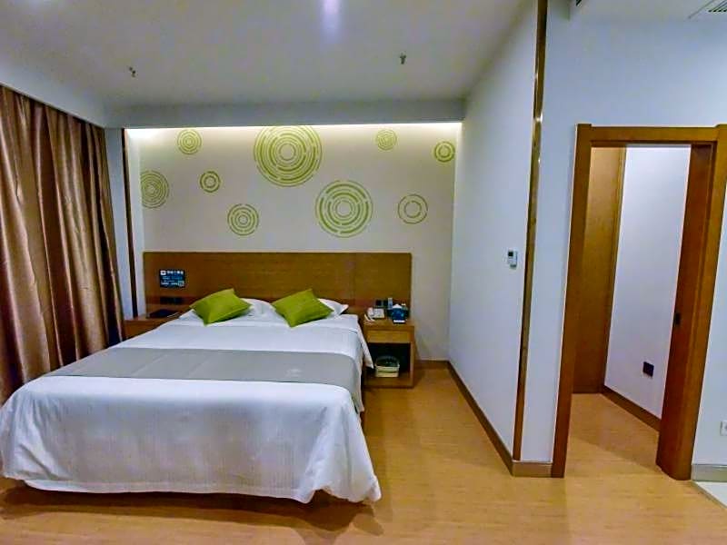 GreenTree Inn Huanggang Qichun County Railway Station Hotel