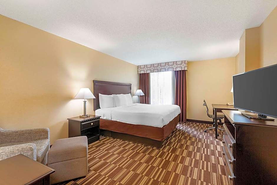 Best Western Plus Victor Inn & Suites