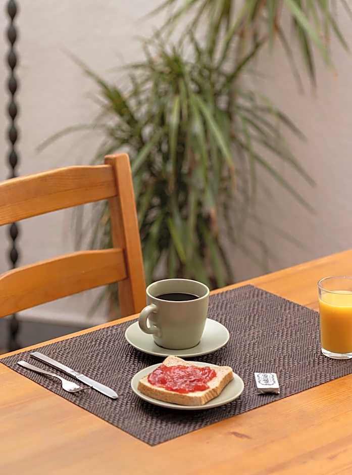 Ally's Bed&Breakfast,