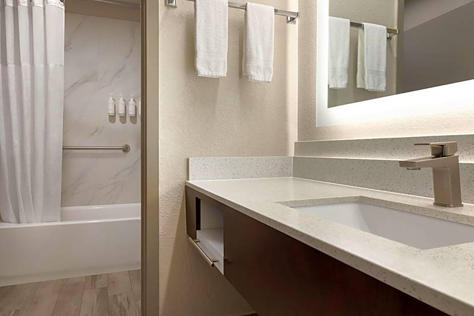 Days Inn by Wyndham Suites Fredericksburg