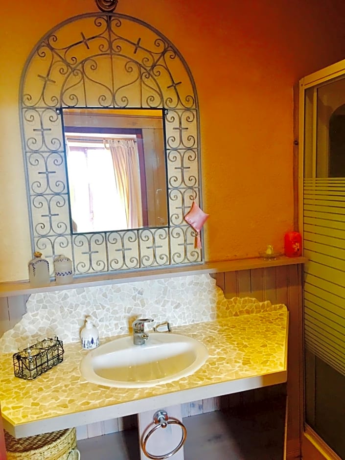 Aux Caprices des Dieux