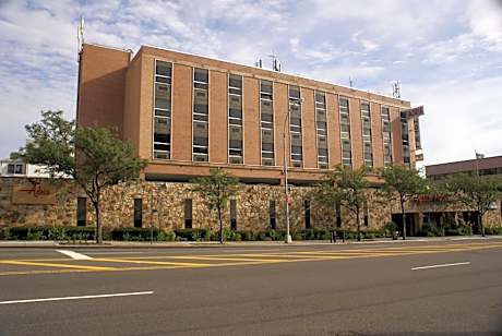 Adria Hotel And Conference Center