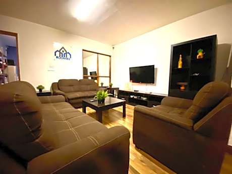 Roomies Hostel Condesa