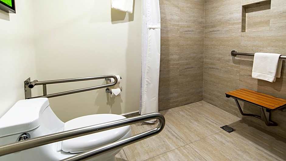 Holiday Inn Mexico Dali Airport By IHG