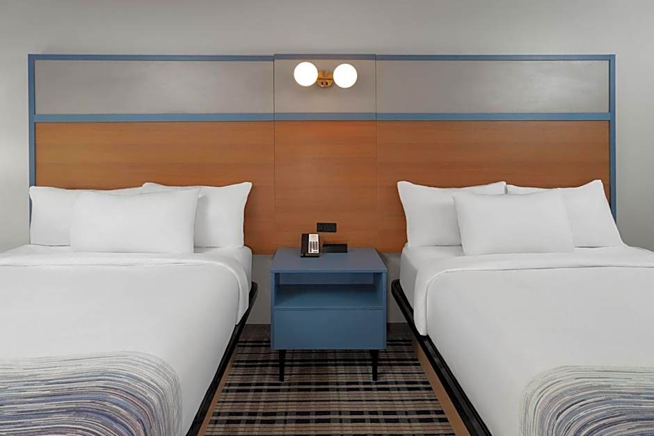 AmericInn by Wyndham Lake Mills