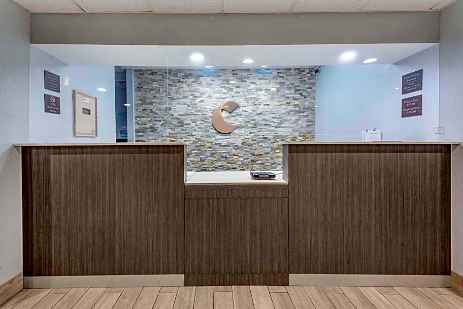 Comfort Inn & Suites Liverpool-Clay