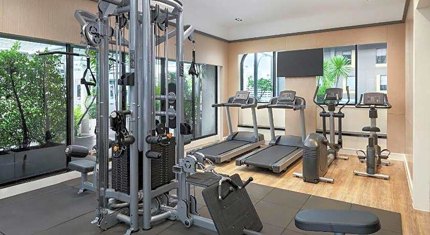 PARKROYAL Suites Bangkok