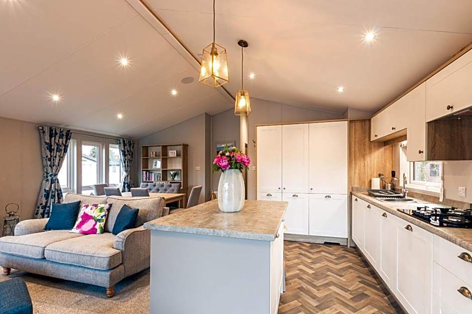 The Haven Lodge with Hot Tub