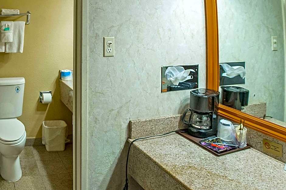 Clarion Hotel Bakersfield North