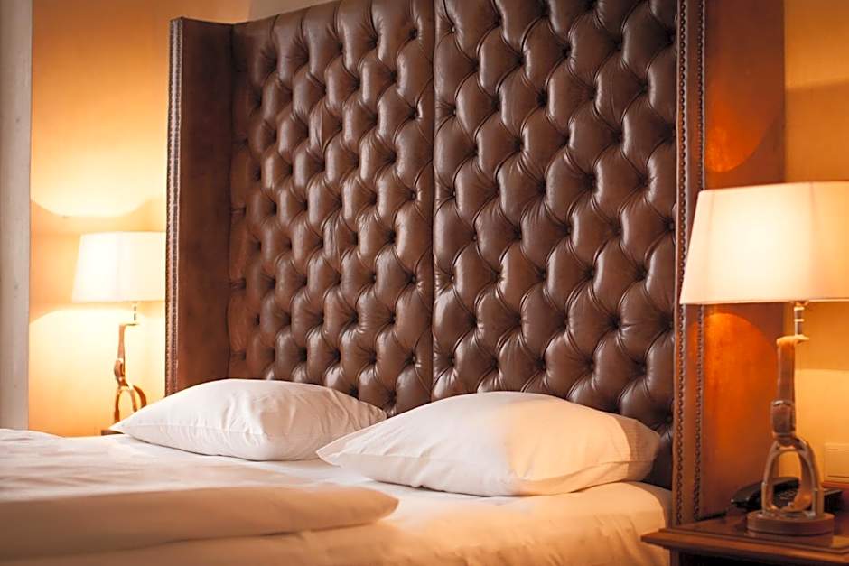 The Ascot Hotel