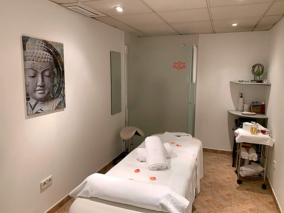 Aparthotel Monarque Sult