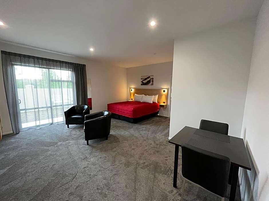 Sierra Motel and Apartments