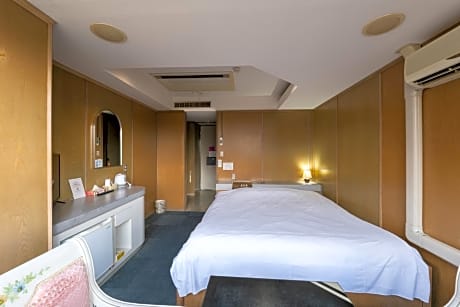 Deluxe Double Room with Bath - Smoking