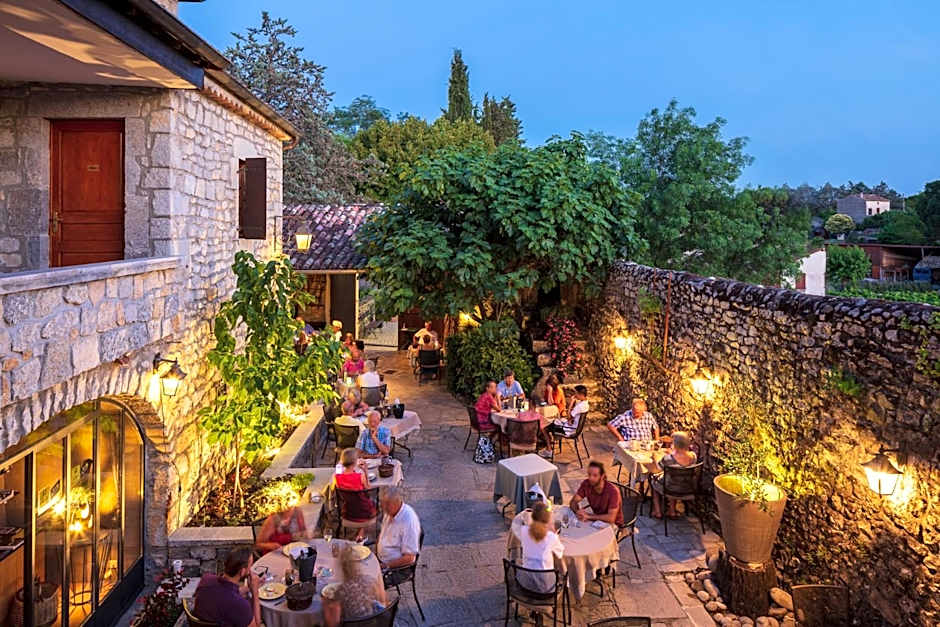 Logis Auberge Les Murets Hotel Restaurant Spa