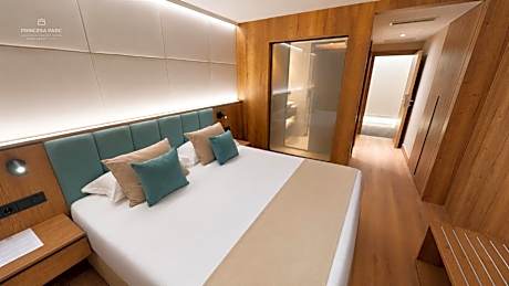 Premium Quadruple Room