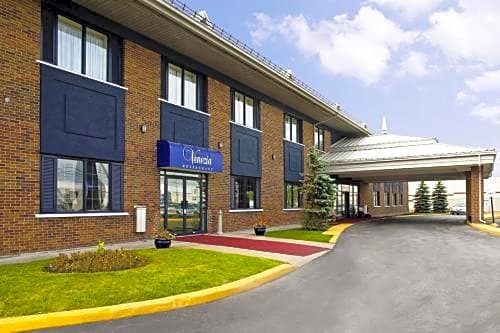 Travelodge Hotel by Wyndham Montreal Airport