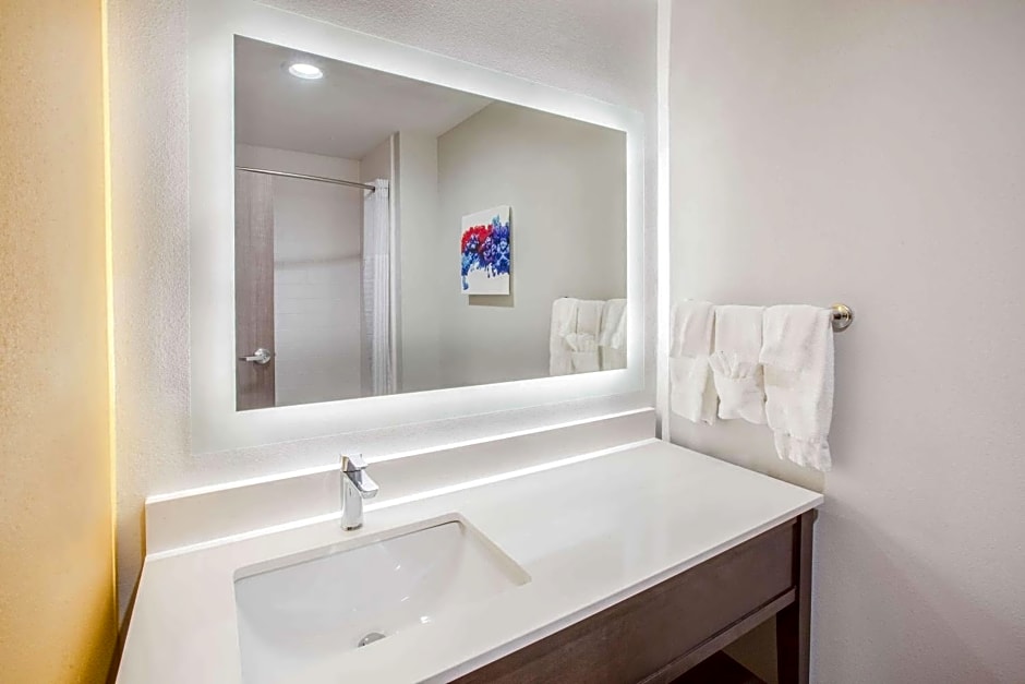 La Quinta Inn & Suites by Wyndham Dallas - Duncanville