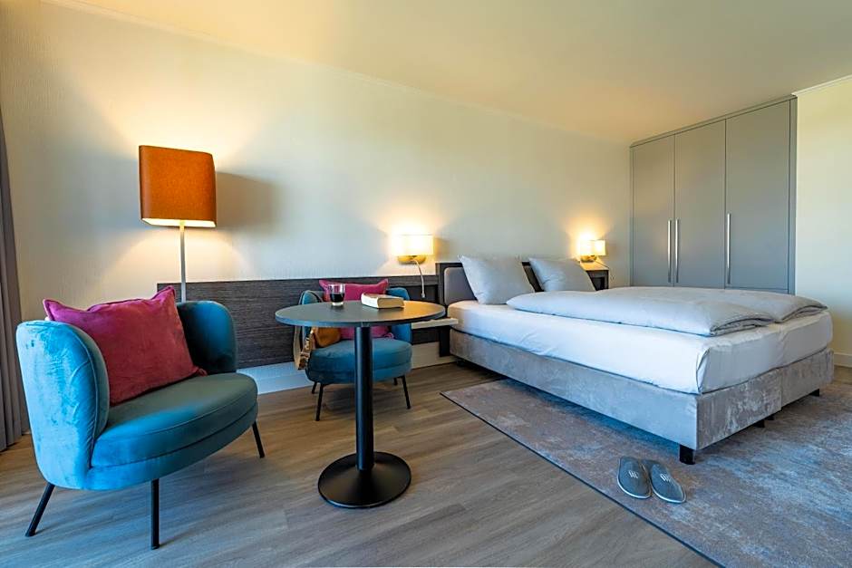 SI-SUITES