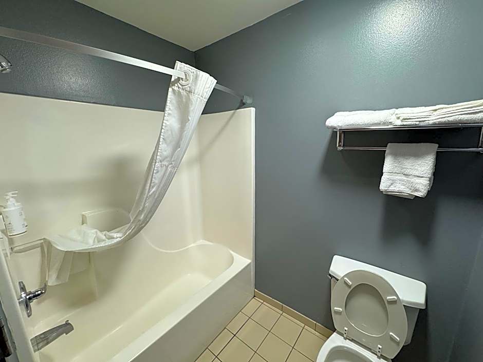 Star City Inn & Suites