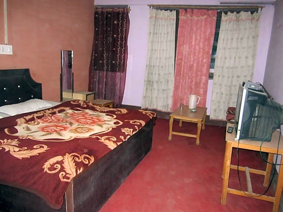 Hotel the Embassy – Srinagar, PA