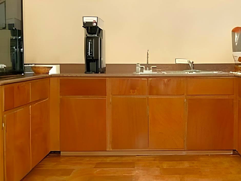 Regency Inn and Suites Humble