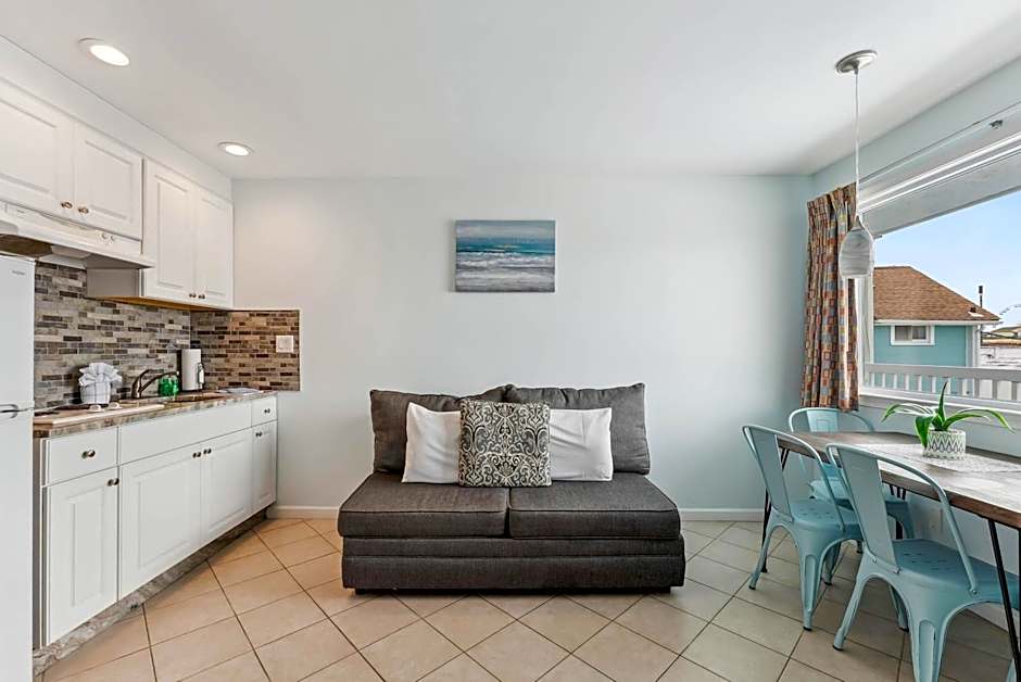 Daytona Inn and Suites