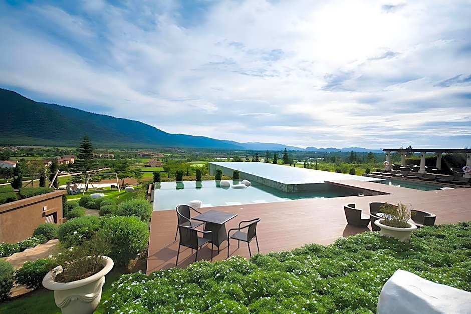 Town Square Suite by Toscana Valley