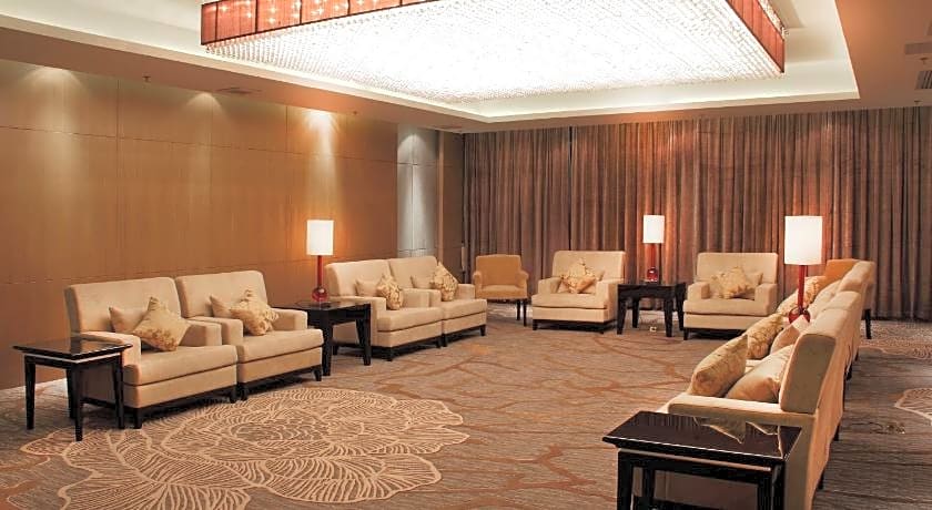 Easeland Hotel