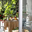 Logis Hotel Restaurant Les Cedres