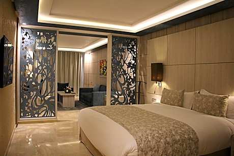 Executive Suite with Pool View