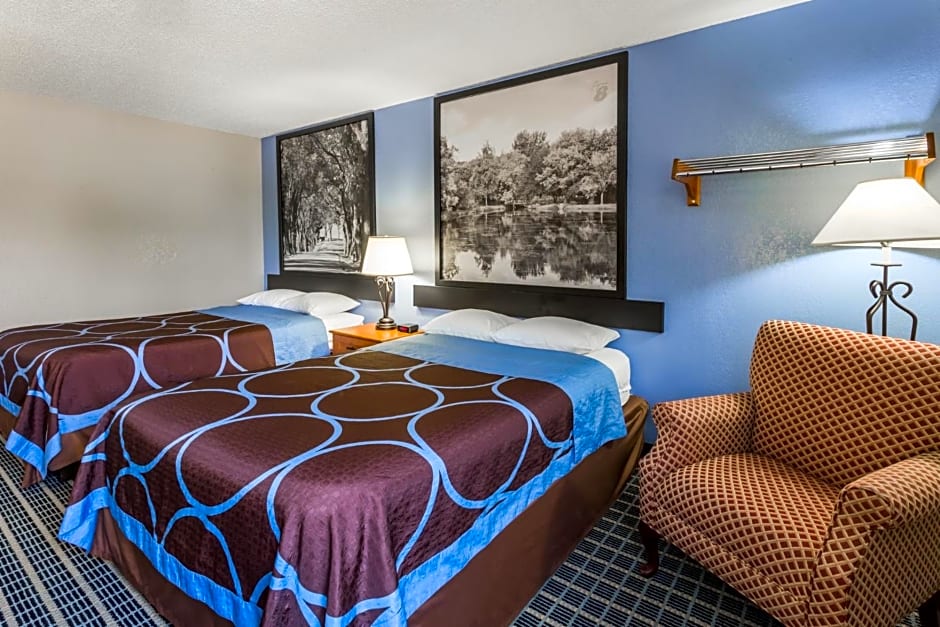 Super 8 by Wyndham Iowa City/Coralville
