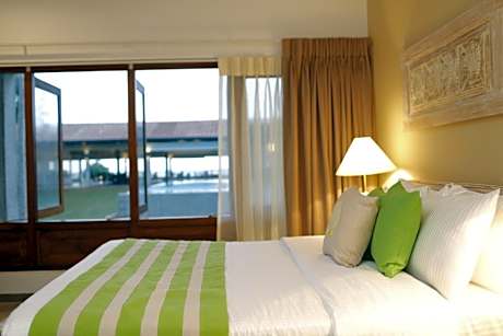 Deluxe Double Room with Balcony and Sea View