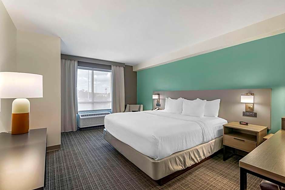 Comfort Suites