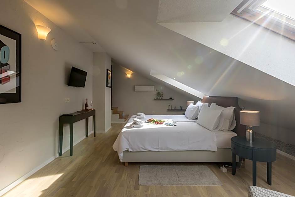 Leonis Restaurant & Rooms