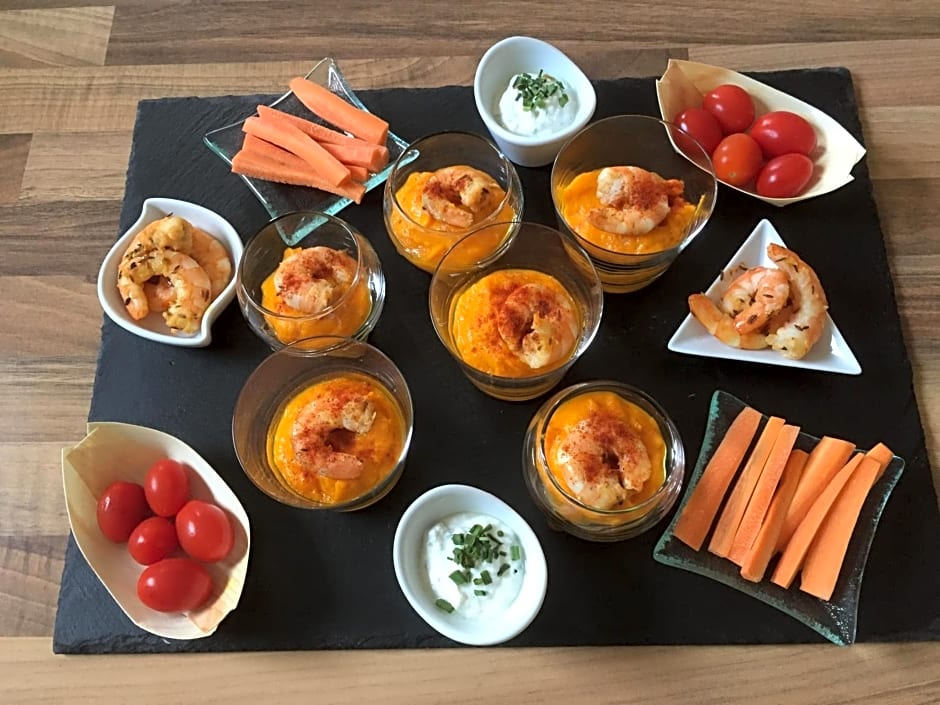 Le Nid d'Alex Spa , Rando et table d'hôte