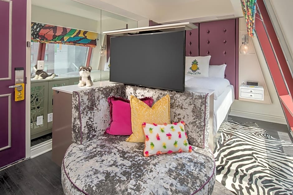 Staypineapple, An Artful Hotel, Midtown