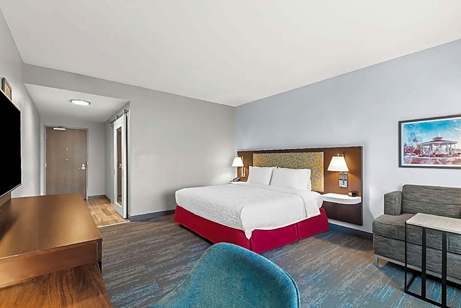 Photo 1 of 4 of 1 King Bed, Accessible, Roll in Shower